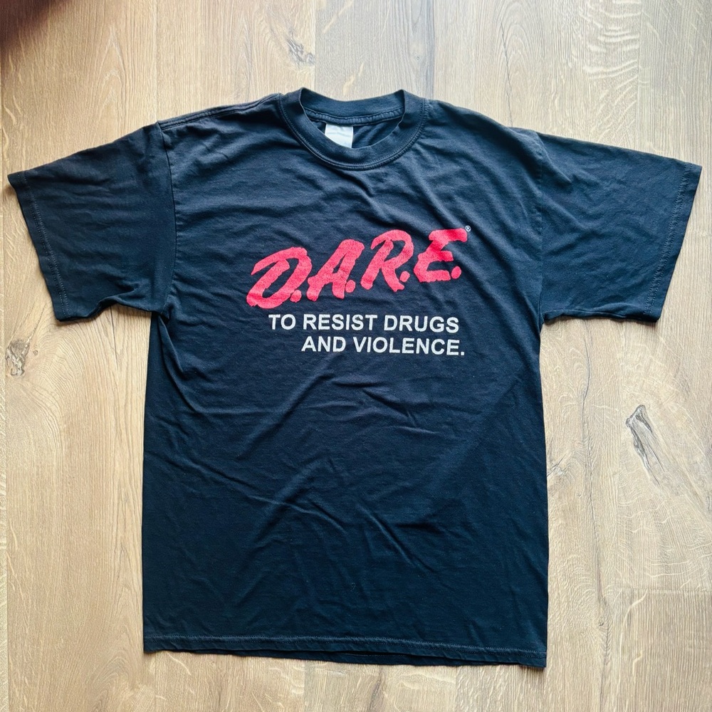 90s Vintage D.A.R.E. DARE Men’s Black Medium TShirt